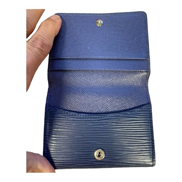 48 hour Sale Louis Vuitton Epi Wallet - Picture 7 of 10